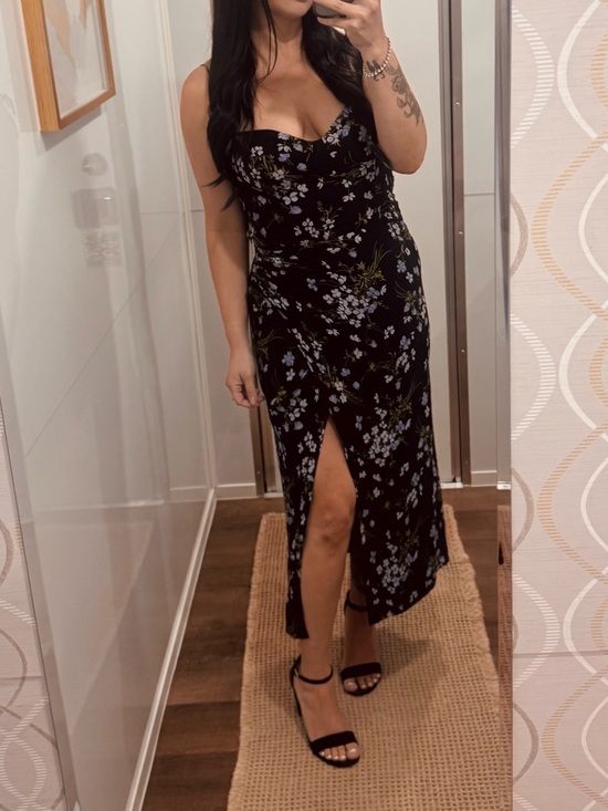 Reformation Dresses & Skirts - Reformation Kourtney Dress